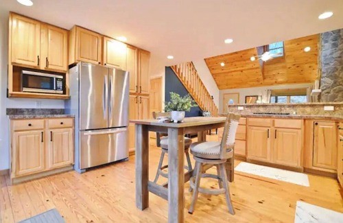 Basye Cabin | Acorn Ridge: Modern Shenandoah Mountain 4 Bedroom 4 Bathroom, Firepit, Theater