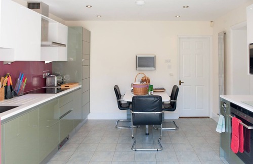Raymonds Hill Apartment | Acorns large Apartment with own hot tub, rural setting close to Lyme Regis