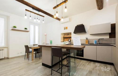 Genoa Historical Centre Apartment | Acquario 3', 2BR, AC, Wifi & Netflix by Tilo