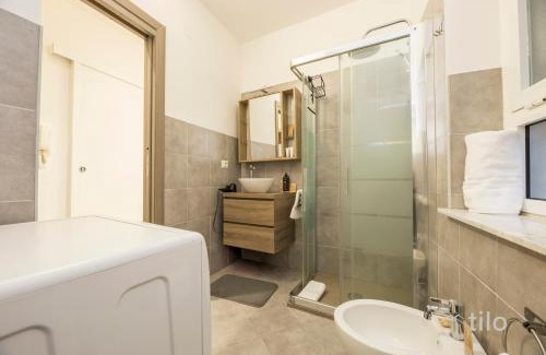 Genoa Historical Centre Apartment | Acquario 3', 2BR, AC, Wifi & Netflix by Tilo