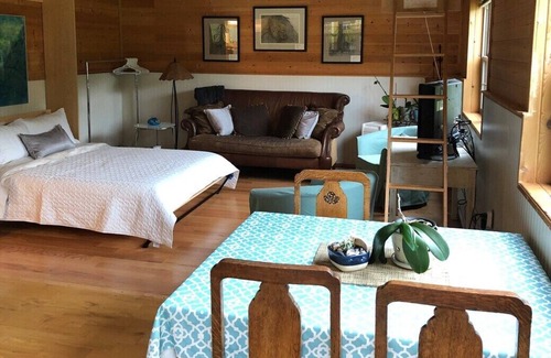 Otter Point Apartment | Acre By the Sea Guest Suite
