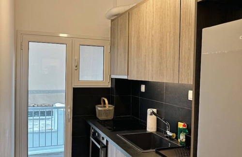 Kinosargous Apartment | Acropolis Aria Apartment-Steps to Metro & Tram