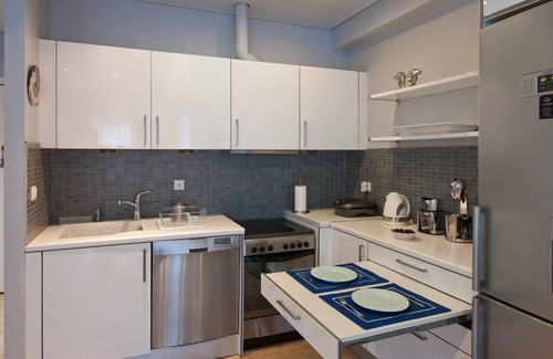 Thissio Apartment | Acropolis Luxury Apartment with Balcony