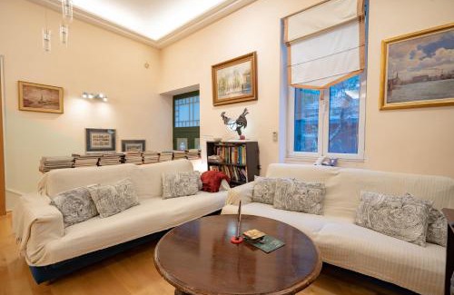 Makrigianni Villa | Acropolis metro st 3 bedrms 6 pers maisonette by MPS