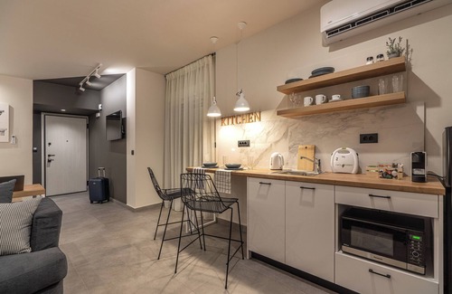 Kinosargous Apartment | Acropolis View Homey#2 in the heart of Athens
