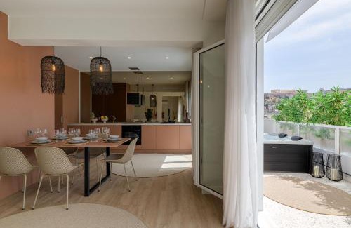 Monastiraki Apartment | Acropolis View Plunge Pool Loft