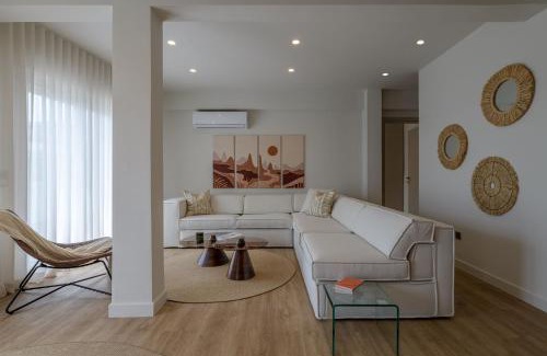 Monastiraki Apartment | Acropolis View Plunge Pool Loft