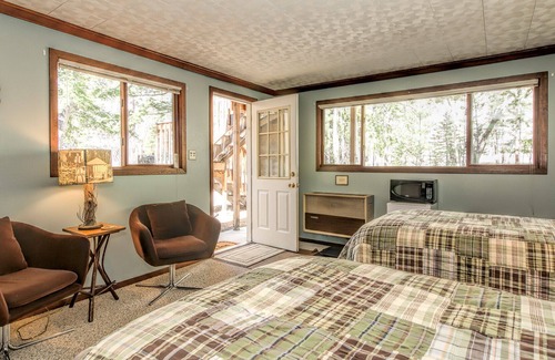 Nathrop Cabin | Across from State Wildlife Meadow! ~14er Views~ Cozy 2 Story ~Large Hot Tub!