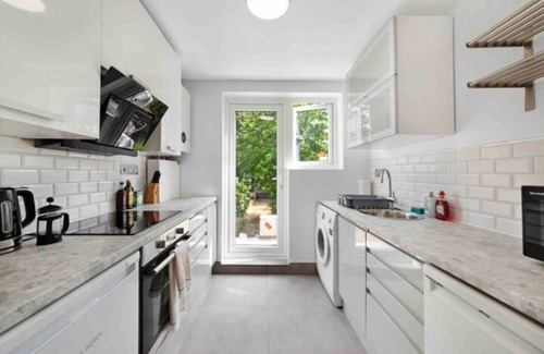 South Acton Apartment | Acton Town Chiswick 1 bed Garden suite