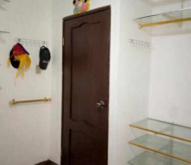 Guayaquil House | Acuarela del Rio H#2 Cerca Aeropuerto Habitación privada con baño