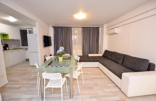 Bucharest City-Centre Apartment | Adam and Eve Luxury Apartments - Shabbat Friendly
