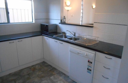 Ardrossan Apartment | Adam's View - Off Peak Special! - Free WiFi