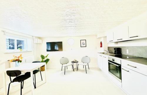 Aalborg Apartment | aday - Blue Water Studio Apartment with public Parking