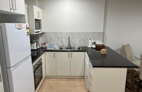 Adelaide Central Business District Apartment | ADELAIDE CENTRAL APARTMENT - 3BR, 2BATH & CARPARK