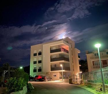 Dugis Apartment | Adele