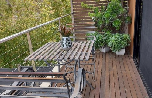 Echuca Apartment | Adelphi Apartment 6 Riverview 2 BDRM, 1BDRM or 6A King Studio Riverview both with balconies
