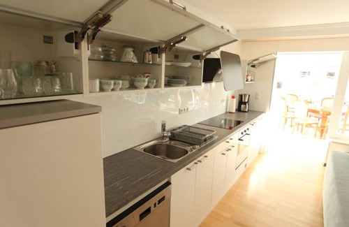 Adelsdorf Apartment | Adelsdorf B & B's in Aischgrund South large sunny terrace, kitchen, parking