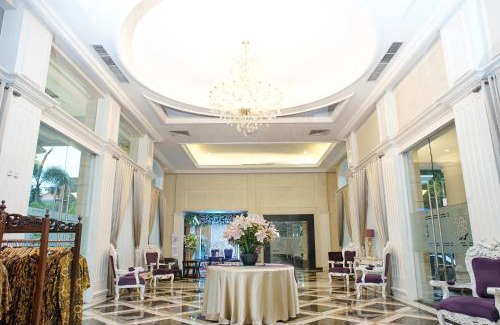 Laweyan Hotel | Adhiwangsa Hotel