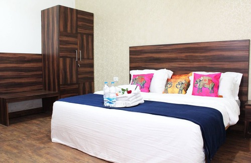 Behror Hotel | Adhunik Hotel Behror