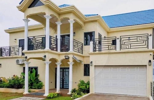 Salt Gut House | Adina View Villa