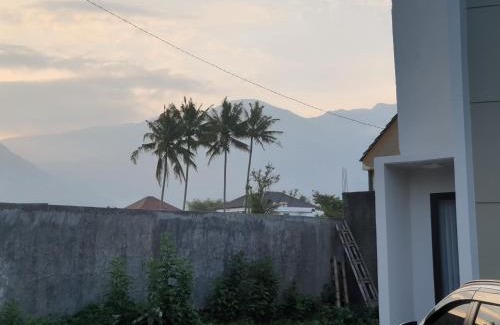 Garut House | Adinda Syariah B 09 Paseban ke 3