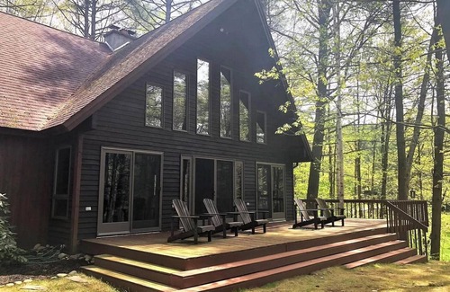 The Glen Ski Chalet | Adirondack “River Rapture"- Lake George/Mount Gore