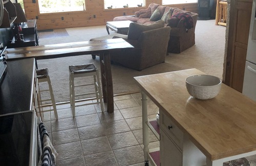 Bloomingdale House | ADK Camp Cardinal -Serene Adirondack Luxury Cabin- Hot Tub