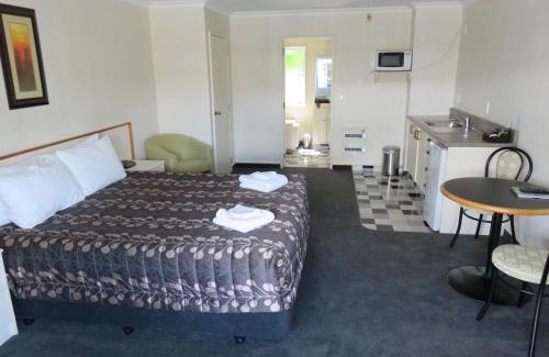 Springlands Hotel | Admirals Motor Lodge