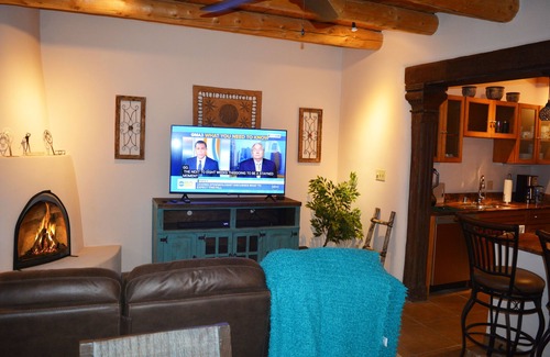 Taos House | Adobe de Feliz is a Charming 2 BR Condo just a short walk to Taos Plaza