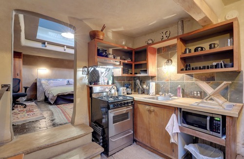 Northeast Santa Fe Apartment | Adobe Studio: 2 Blocks to Dtwn Santa Fe Plaza!