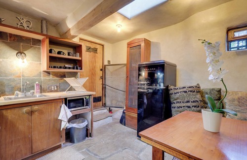 Northeast Santa Fe Apartment | Adobe Studio: 2 Blocks to Dtwn Santa Fe Plaza!