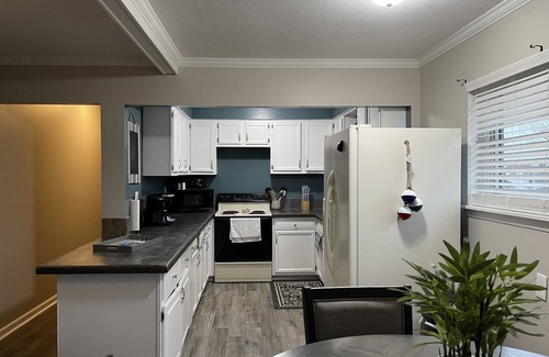 Algonac Apartment | Adorable 2 Bdrm Vacation Rental Located On Canal