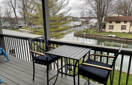 Algonac Apartment | Adorable 2 Bdrm Vacation Rental Located On Canal