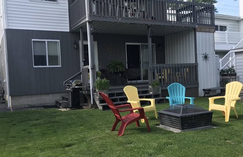 Algonac Apartment | Adorable 2 Bdrm Vacation Rental Located On Canal