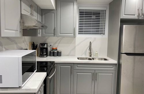 Ajax House | Adorable 2-Bedroom Basement with Sep Entrance