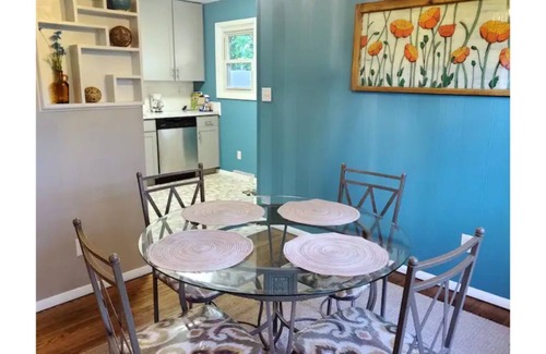 Orange Prairie House | Adorable 3 bdrm ranch home in the heart of Peoria!