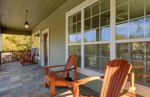 Galindo House | Adorable 3BR 1930s bungalow centrally located