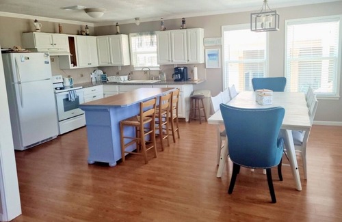 Port Bolivar House | Adorable Beach house-2min walk to Beach!π