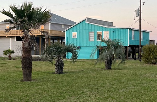 Port Bolivar House | Adorable Beach house-2min walk to Beach!π