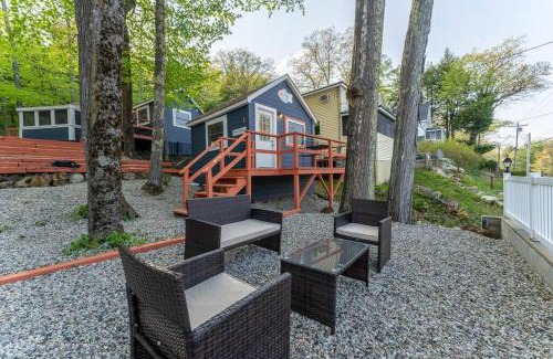 Alton Bay House | Adorable Cottage with stunning Lake Views