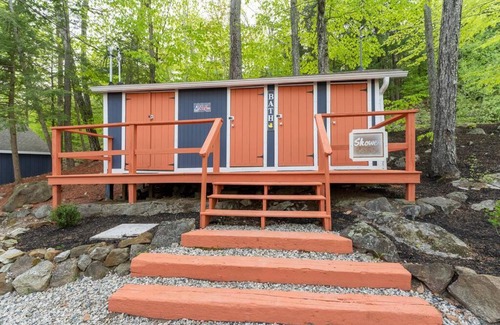 Alton Bay House | Adorable Cottage with stunning Lake Views