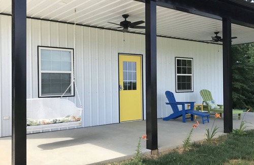 Schnellville Cottage | Adorable cottage. You will not find a better direct view of Patoka Lake.