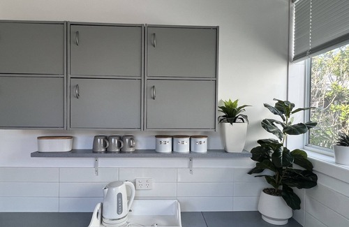 Dudley Park Apartment | Adorable Country Studio (pet friendly) additional charges