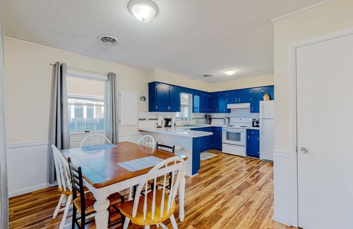 Dodds Addition House | Adorable dog-friendly beach home close to Rehoboth with screened porch & grill