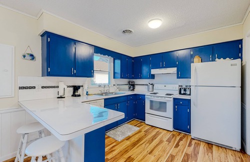 Dodds Addition House | Adorable dog-friendly beach home close to Rehoboth with screened porch & grill