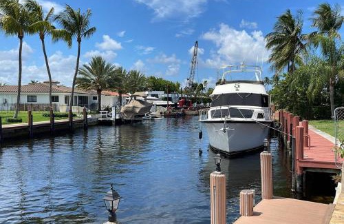 Pompano Isles House | Adorable house with Amazing water front of canal