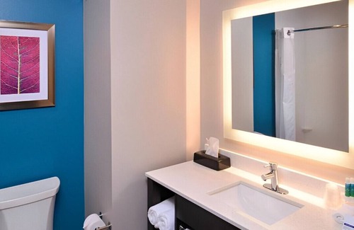 Benton House | Adorable King Suite! Indoor Pool, Gym
