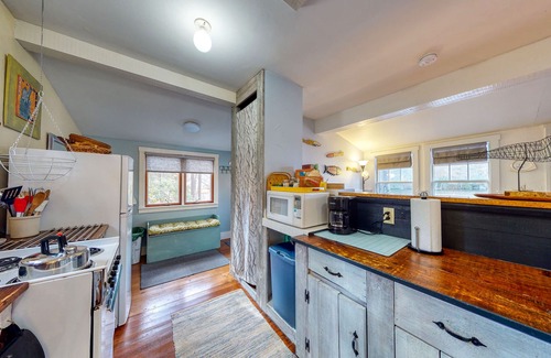 Boothbay Cabin | Adorable Lakefront Cottage with Free WiFi, Full Kitchen, Gas Grill, & Dock