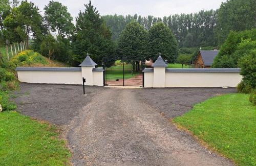 Beaucourt-sur-l'Ancre House | Adorable maison d’hôtes bordée d’étangs au calme.