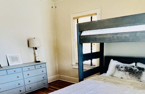 Blackwell House | Adorable newely renovated home ❤️🏡🎀
